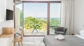 Semeli Rooms above Tsamadou Beach - Image 2
