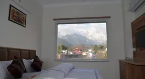 HIMALAYA INN - Image 2