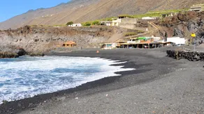 Hiking on volcanos and swimming in the ocean - Image 5