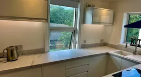 Large central 3 bedroom apartment superking 5 guests - free parking - Image 3
