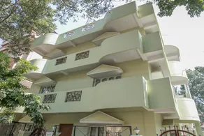 OYO Hotel Red Carpet Residence Near Lalbagh Botanical Garden - Image 3