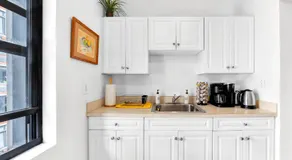 Stylish 2 Bedroom Apartment in Chelsea - Image 4