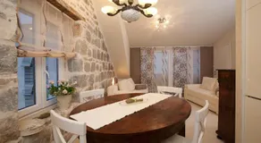 Apartments Tin - Image 3