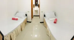 LR Hostel and Cafe - Image 2