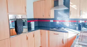 Airport Lounge - 3 Bed - 6 Persons - Image 3
