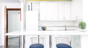 Lovely Suite with River Views and Parking - Image 3