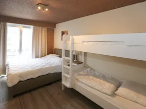 Spacious Coastal Retreat - Image 4