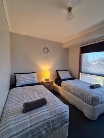 Seabreeze Coast Family Getaway !Caravan/Boat Park - Image 2