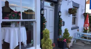 Dolphin Inn - Image 4