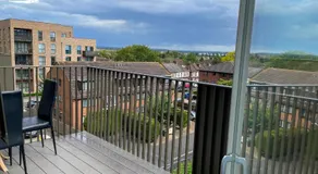 Spacious Erith Apartment - Image 2