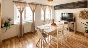 Cozy Central 3 Zimmer Apartment - Image 2