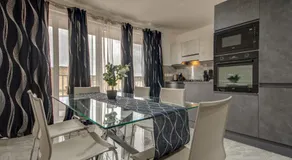 Peaceful 3BR Escape Near the Sea with Terrace - Image 4