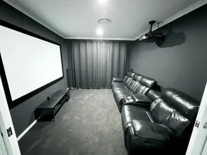 Beautiful 4 Bedroom Modern Home - Image 3
