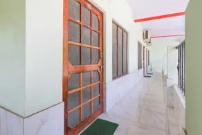 Hotel Chitrarth & Party Lawn - Image 5