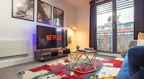 Modern Arcadian Centre Apartment 2 Bed / Balcony - Image 2