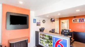 Motel 6-Redding, CA - Central - Image 3