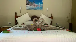 Island Bungalow - Image 2