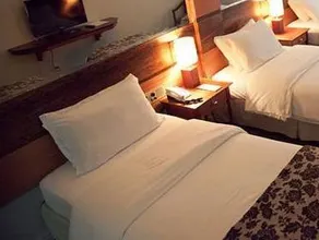 Kuster Hotel - Image 2