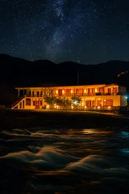 Tirthan Inn - Riverside Stay & Mountain View - Image 5