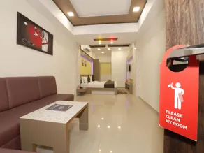 OYO Hotel Meet Palace - Image 3