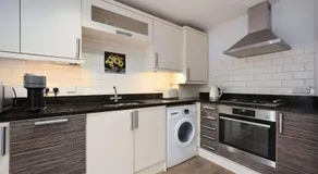 Canterbury Reach Apartment - Image 3