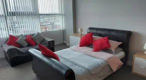 City Centre Penthouse Apartment - Image 2