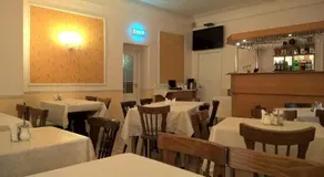 Central Hotel - Image 5