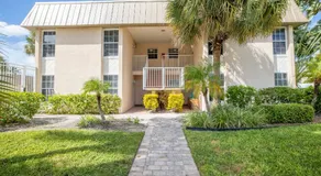 NEW LISTING! The Village Breeze II - White-sand, Pool, Beaches, Daiquiris, Seafood! - Image 5