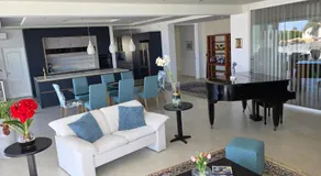 Luxury Seaview Apartment - Image 2