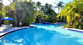 Cottage by the Pool by AvantStay - Image 3