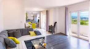 Apartments Lores - Image 2