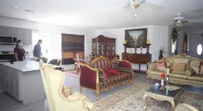 A beautiful queen bedroom - Image 3