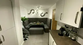 Igloo Magnolia Luxe Townhouse Stay I Free Parking - Image 4