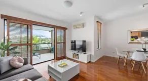 Hidden in New Farm ~ 1 Bed/1 Bath /1 Car/Views! - Image 2