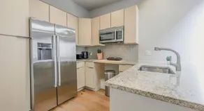Airy and Bright 1BR Newbury St - Image 3