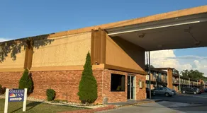 College Inn Spartanburg - Image 5