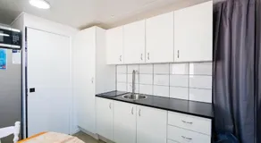 Sandstone Point Cove Studio - Image 5