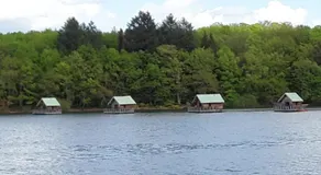 Chalets flottants lac saint Étienne Cantales - Image 5