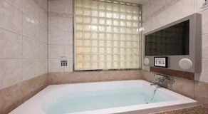 BE FREE HOTELS甲府は2025年8月にカップル専用のホテルをフルリノベーションした まったく新しいスタイルのホテルです様々なご利用者様の自由な過ごし方を提供するホテルとしてBE FREE HOTELsと名付けました - Image 4