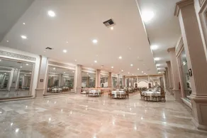 Hotel Alameda Grand - Image 5