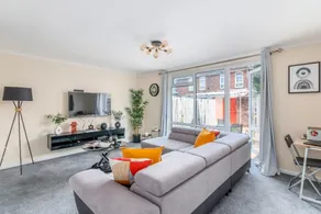 Cozy Guest House near London O2 Arena - Image 2