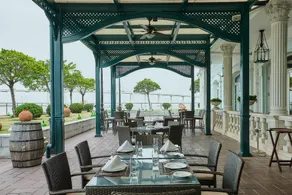 Rocks Hotel - Image 2