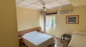 Hostal Rosaleda - Image 2