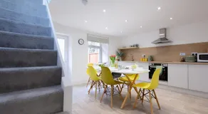 3 Bed Modern Cottage near Hiking Trails & Parks - Image 5