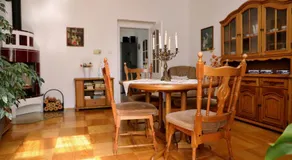 Luxusní apartmán s empírovými freskami v centru Čáslavi - Image 2
