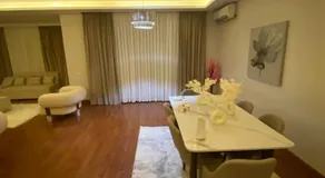 شقة مميزة للإيجار في قلب الشيخ زايد بمكان راقٍ بموقع استثنائي - Image 3