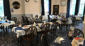 Holly Trees Hotel - Image 3