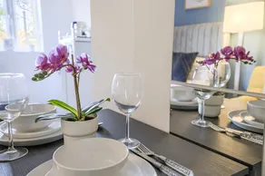 Hackney Central Deluxe Apartment - Image 4
