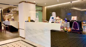 Benz Hotel - Image 5