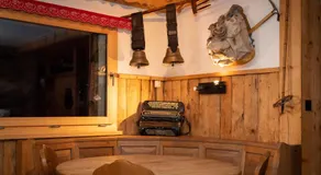 Chez Gaby 1670 - Image 5